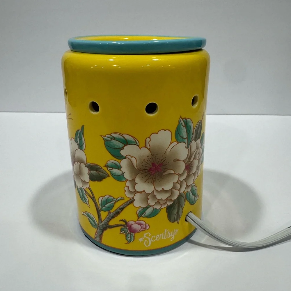 Retired Scentsy Madame Butterfly Full-Size Wax Warmer